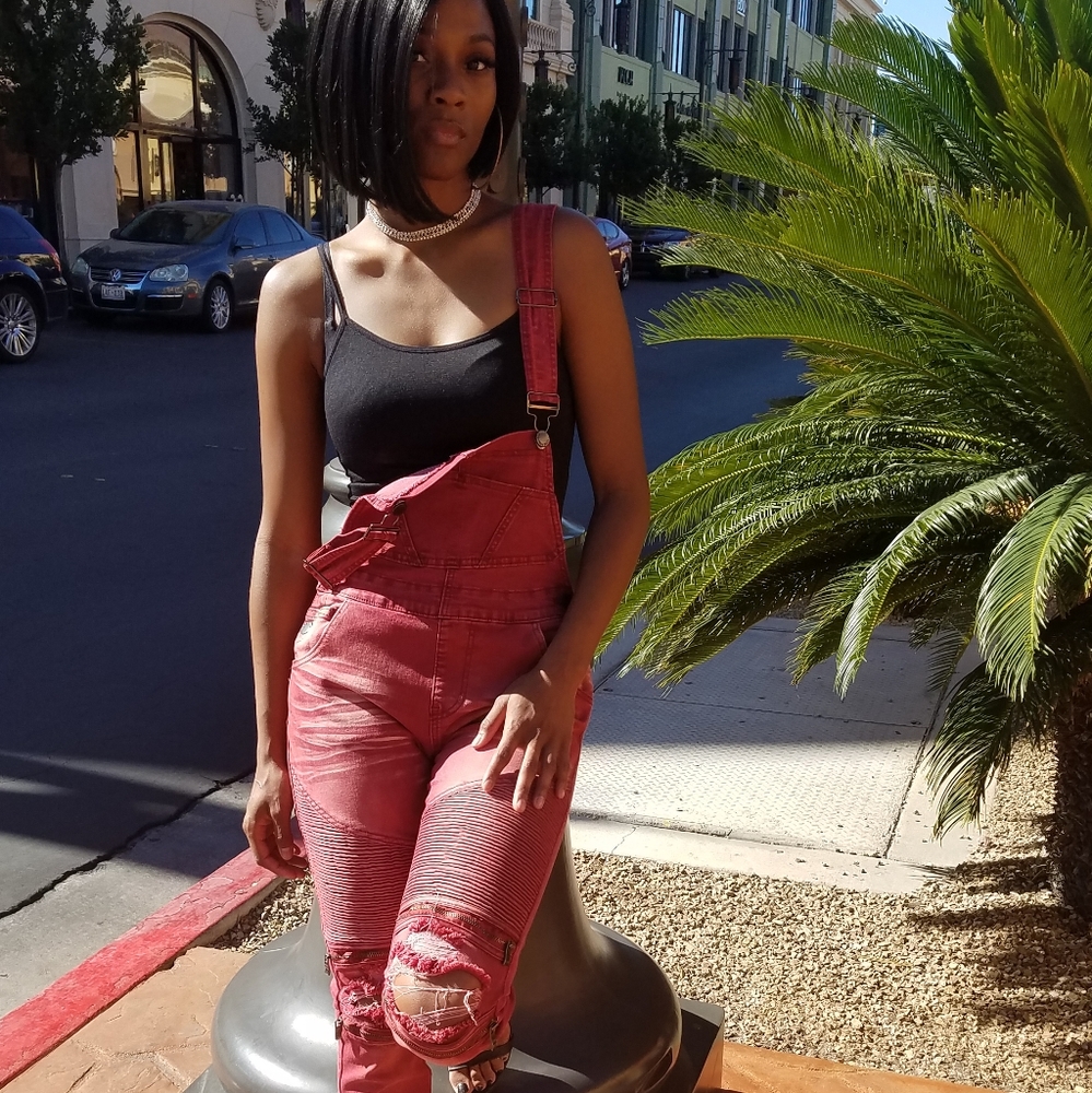 Clothing - Picture 4 of 4